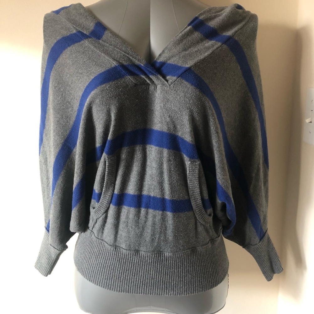 Hooded sweater